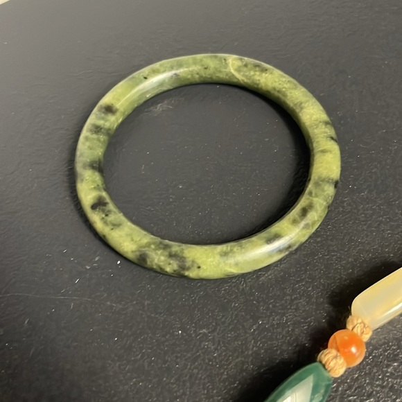 Real quartz necklaces (x3) and one quartz bracelet in jade . New - Picture 3 of 5